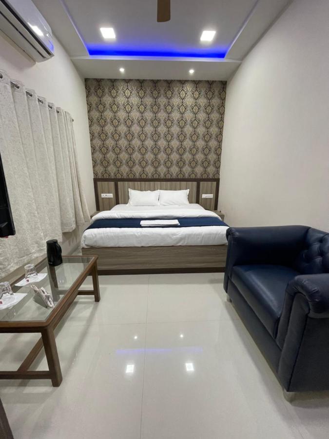 The Royal Palace Hotel Gorakhpur Buitenkant foto