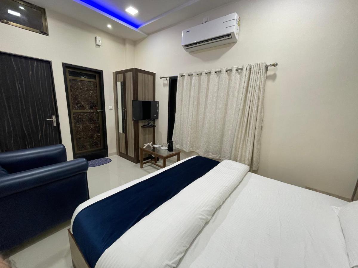 The Royal Palace Hotel Gorakhpur Buitenkant foto